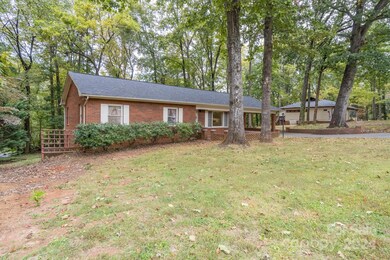 305 Heritage Cir, Statesville, NC 28625 - photo 5