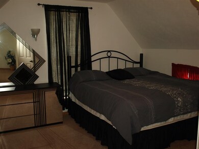 319 Sherman St, Elkhart, IN 46516 - photo 5