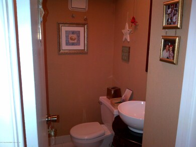 102 N Railroad Ave, Staten Island, NY 10304 - photo 7