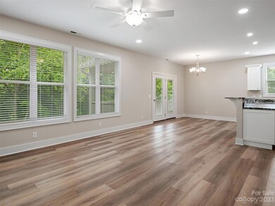 10 Chestnut Ln, Hendersonville, NC 28792 - photo 7