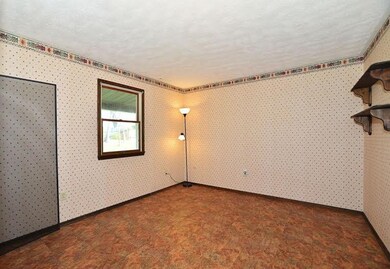 Den/bedroom
