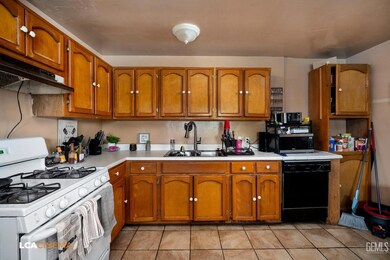 1628 Tejon St, Bakersfield, CA 93305 - photo 7