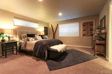 3592 SW Pumice Stone Ave, Redmond, OR 97756 - photo 3