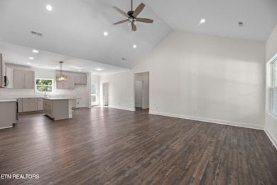 711 Byrd St, Clinton, TN 37716 - photo 7