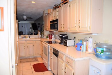 2 Pennacook Ave unit 104, Oak Bluffs, MA 02557 - photo 5