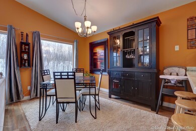 Breakfast bar & d dining area