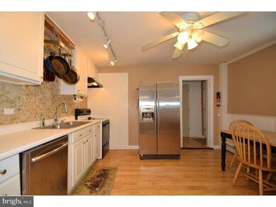 662 Manatawny St, Pottstown, PA 19464 - photo 5