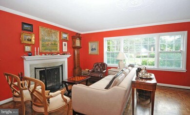 1202 Gatewood Dr, Alexandria, VA 22307 - photo 2