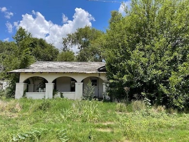 119 S Oak Ave, Erick, OK 73645 - photo 6