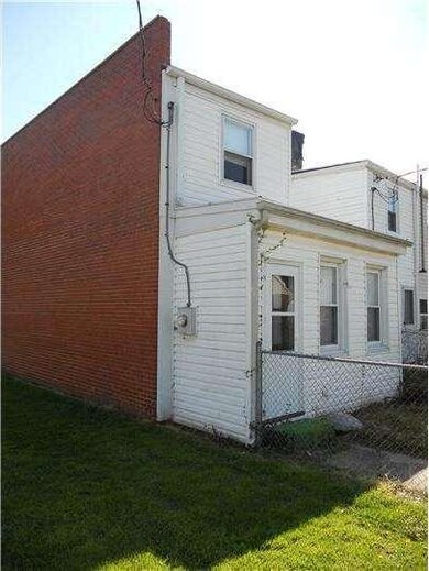 636 Clark St, New Castle, DE 19720 - photo 2