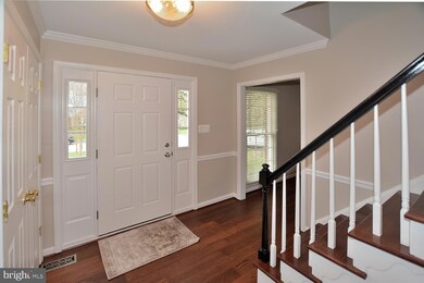 8112 Glenhurst Dr, Fairfax Station, VA 22039 - photo 2
