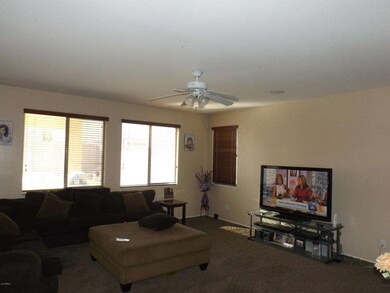 FAIMLY ROOM