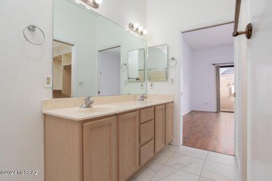 12-print-4631 E Shastan Way-13_page-0001