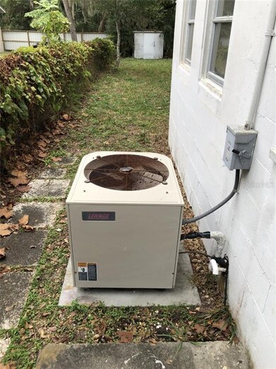 516 N Disston Ave, Tavares, FL 32778 - photo 4