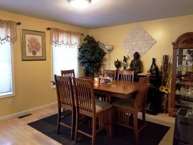 60 Armstrong St, West Springfield, MA 01089 - photo 5