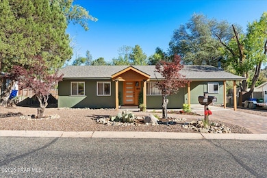 02-Front Street View