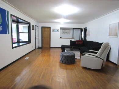 1520 N 6th St, Montevideo, MN 56265 - photo 3