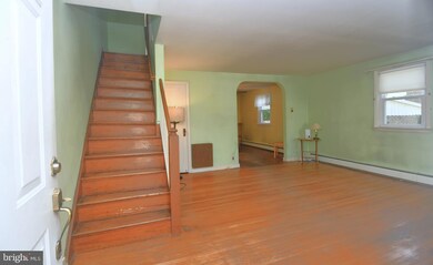 175 Earl Ln, Hatboro, PA 19040 - photo 2