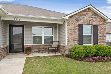 1541 S 30th Ct, Broken Arrow, OK 74014 - photo 2
