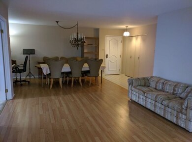 600 Naples Ct unit 310, Glenview, IL 60025 - photo 2
