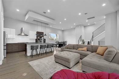 Oversized 
family room for sharing memorable mome