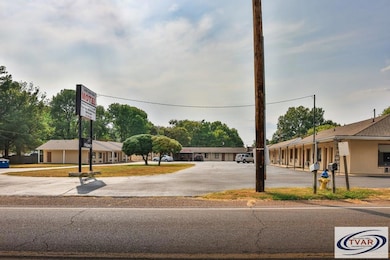 551 Elm St, Martin, TN 38237 - photo 2