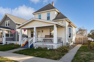 1911 K St SW, Cedar Rapids, IA 52404 - photo 3