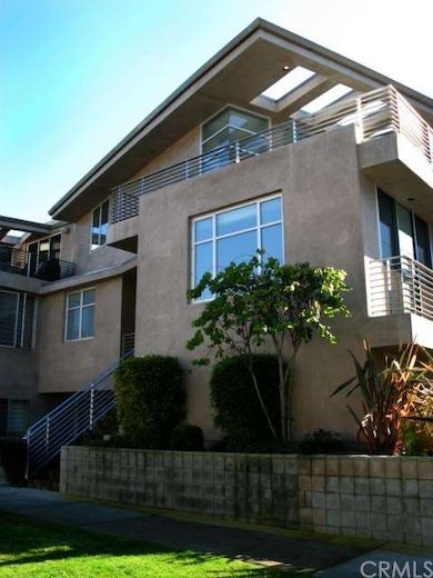 Avenue F Exterior