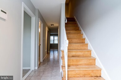 7702 Capron Ct, Lorton, VA 22079 - photo 2