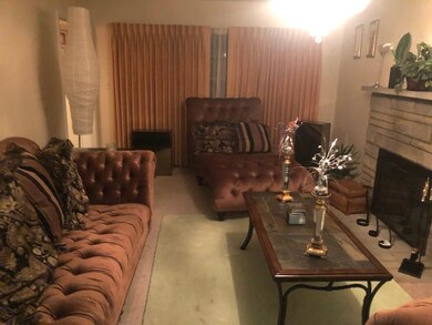 2518 Marshall Pkwy, Waukegan, IL 60085 - photo 6