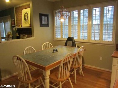 Kitchen - Eat-In Area