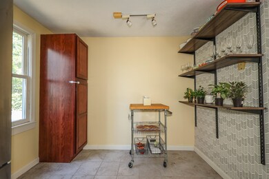 11 Albury Stone Cir unit U220, Nashua, NH 03063 - photo 6