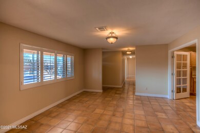12 Living Room photo c