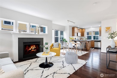 3241 SW Raymond St unit 1B, Seattle, WA 98126 - photo 3