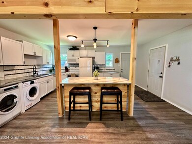 2812 Greenbelt Dr, Lansing, MI 48911 - photo 4