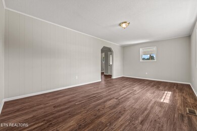 21 Lee St, Crossville, TN 38555 - photo 3