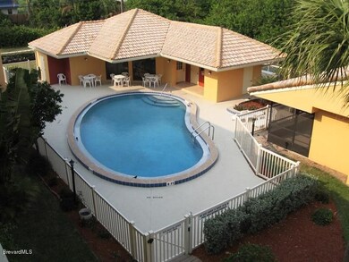 Common pool/rec room/bathrooms