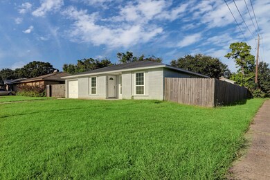 16739 Forest Bend Ave, Friendswood, TX 77546 - photo 3