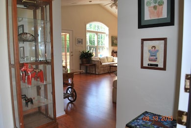 FOYER - GREAT ROOM