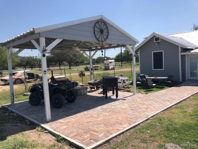 602 S Milanos Rd, Weslaco, TX 78596 - photo 3