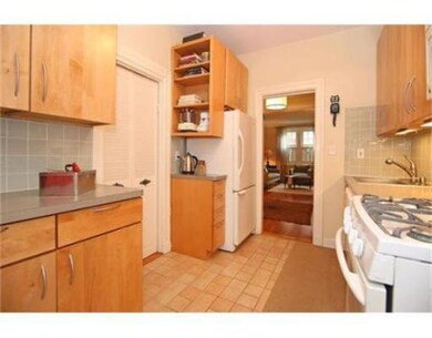 325 Tappan St unit 2, Brookline, MA 02445 - photo 3