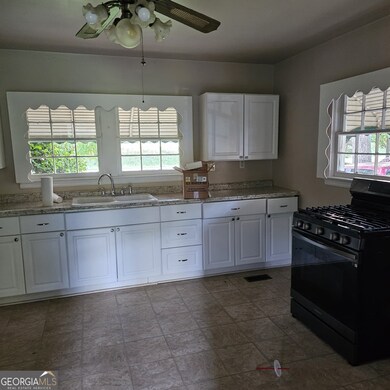 60 N East Main St, Hampton, GA 30228 - photo 5