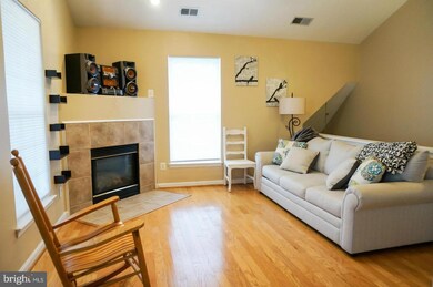 25320 Lake Mist Square unit 200, Chantilly, VA 20152 - photo 4