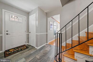 6824 Lamp Post Ln, Alexandria, VA 22306 - photo 4