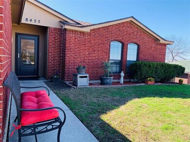 8455 Gibbs Dr, Fort Worth, TX 76108 - photo 2
