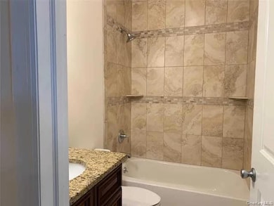 23 Nicole Ct, Copiague, NY 11726 - photo 5