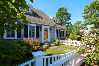 207 Pheasant Hill Cir, Mashpee, MA 02635 - photo 2