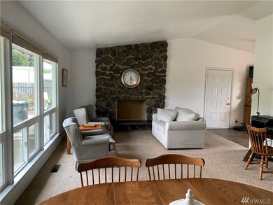 1612 N Aurora Ave, East Wenatchee, WA 98802 - photo 3