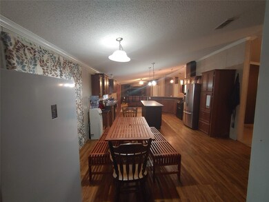 4201 S Meadows Dr, Alvin, TX 77511 - photo 7