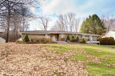 11 McDonald Ln, Rensselaer, NY 12144 - photo 2